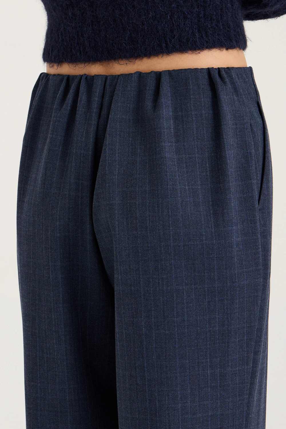 Sarah Pant - Image 6