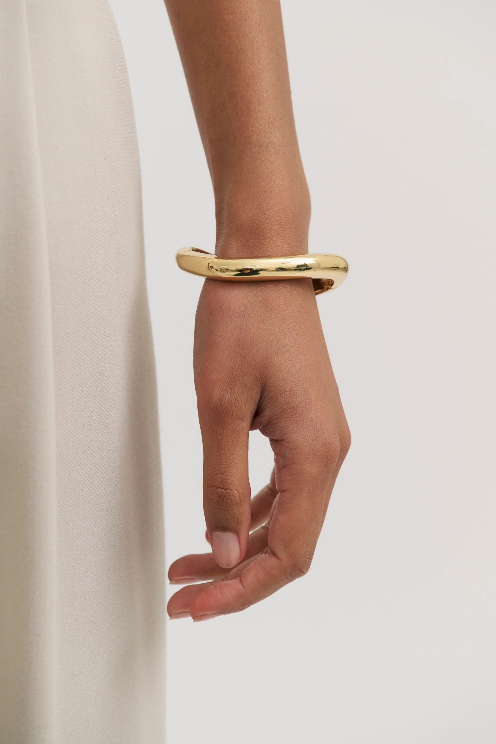 Thin warped Bangle